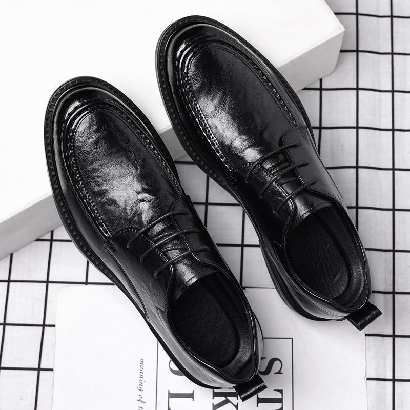 Business dress men s leather shoes men s 2025 British leather shoes casual height increase 8CM wedding groom shoes 38
Business dress men s leather shoes men s 2025 British leather shoes casual height increase 8CM wedding groom shoes 38