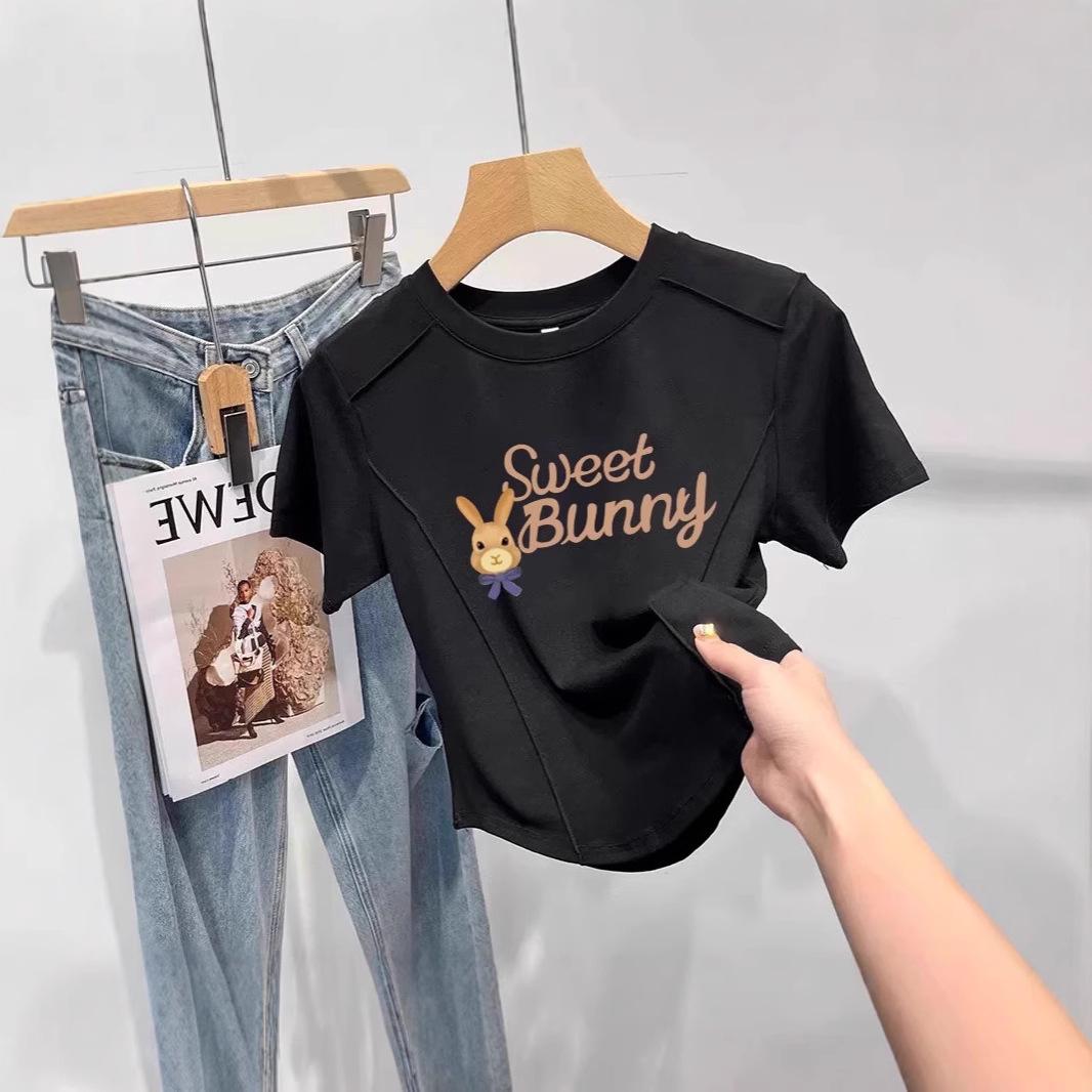 2025 Женская стильная белая футболка с коротким рукавом - Большой размер, Нишевый дизайн, Универсальная летняя мода 2XL (recommended 135-150 jin) чёрный
2025 Женская стильная белая футболка с коротким рукавом - Большой размер, Нишевый дизайн, Универсальная летняя мода 2XL (recommended 135-150 jin) чёрный