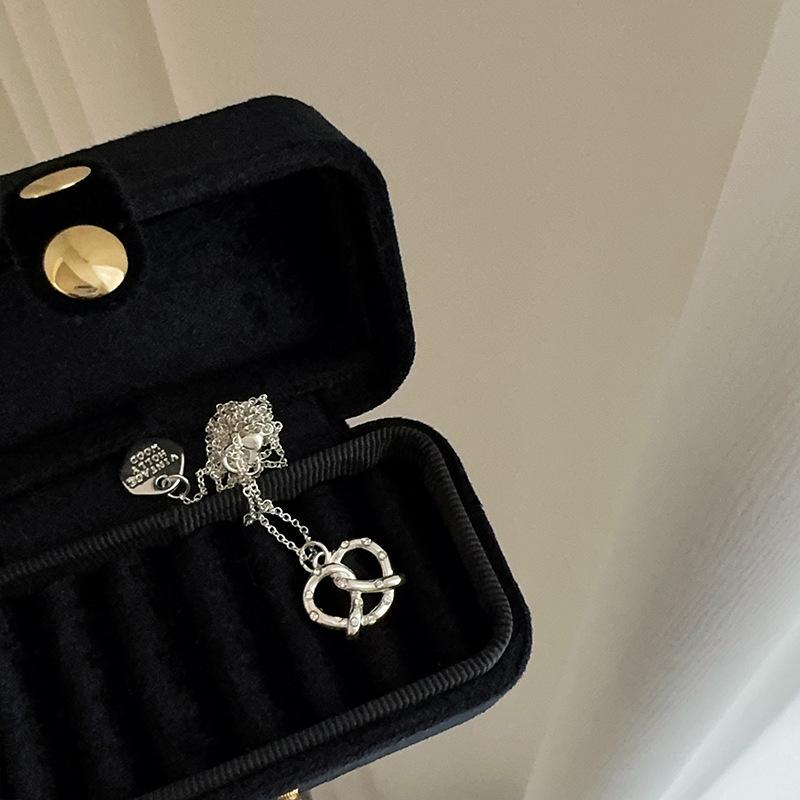 Цирконий Металлическое Ожерелье Женское Премиум Универсальная Цепочка на Ключицу
Цирконий Металлическое Ожерелье Женское Премиум Универсальная Цепочка на Ключицу