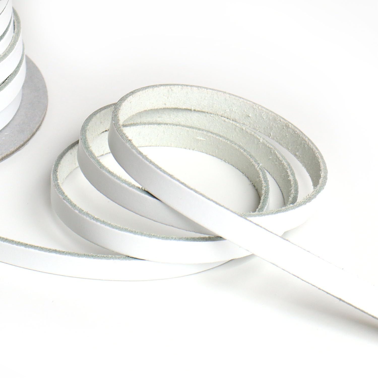 Nippon Himobutton Boeki Genuine Leather Tanned Leather 8mm Wide x 3m Tape, Cut, Col. 0, White, MTLS1008-0-3M белый
Nippon Himobutton Boeki Genuine Leather Tanned Leather 8mm Wide x 3m Tape, Cut, Col. 0, White, MTLS1008-0-3M белый