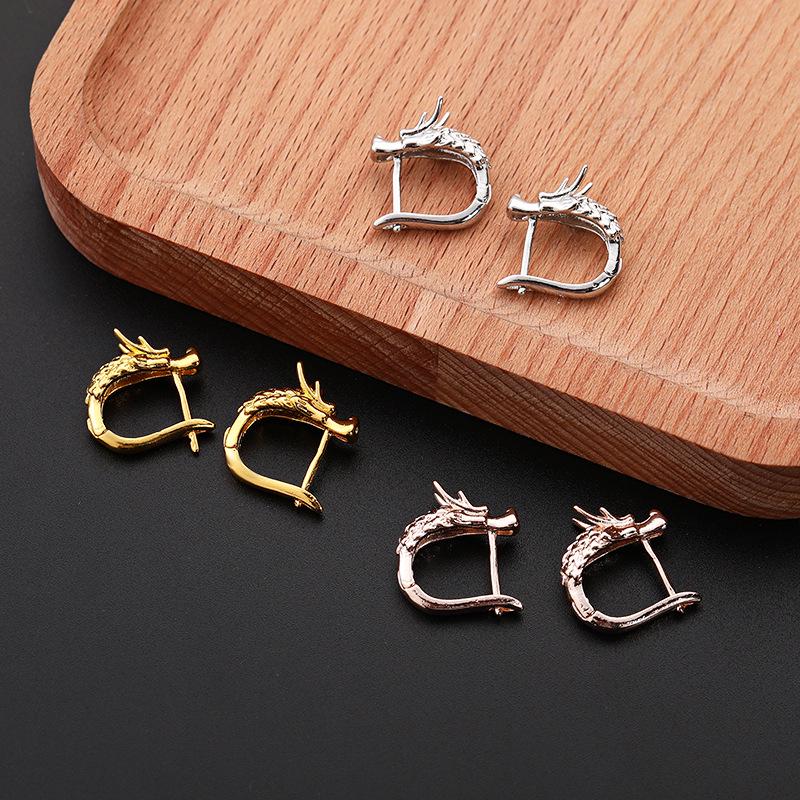 New Arrival: Retro Dragon Head Hollow Ear Cuffs - European & American Fashion Earrings 
New Arrival: Retro Dragon Head Hollow Ear Cuffs - European & American Fashion Earrings