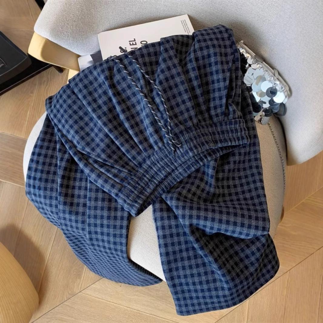 Navy Plaid Petite High-Waisted Fleece Pants - Women s Drawstring Floor-Length Slimming Pants for Autumn/Winter XS (60-79 lbs)
Navy Plaid Petite High-Waisted Fleece Pants - Women s Drawstring Floor-Length Slimming Pants for Autumn/Winter XS (60-79 lbs)