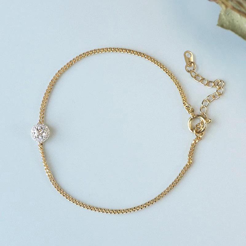 Milan Girl 2026 New High End Exquisite Bracelet Women s Geometric Round Inlaid Zirconia Daily Wear Zircon Zircon Accessories
Milan Girl 2026 New High End Exquisite Bracelet Women s Geometric Round Inlaid Zirconia Daily Wear Zircon Zircon Accessories