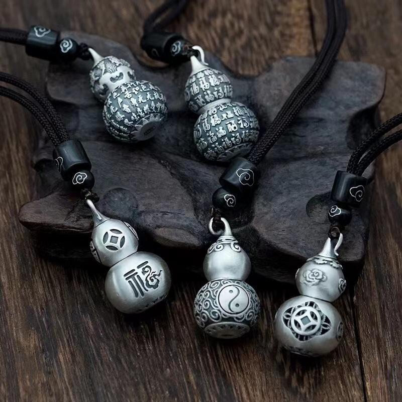 Подвеска Baifu Gourd для мужчин, ретро-ожерелье для женщин, полый открывающийся набор, подвеска Vermilion Jewelry 1.5*2CM
Подвеска Baifu Gourd для мужчин, ретро-ожерелье для женщин, полый открывающийся набор, подвеска Vermilion Jewelry 1.5*2CM
