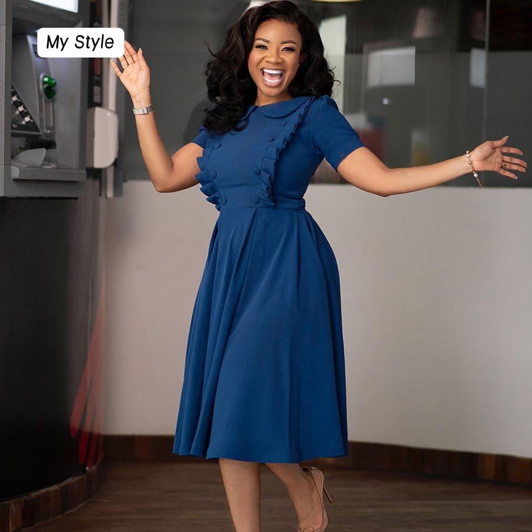 Женское летнее модное однотонное платье большого размера, цельное платье с короткими рукавами и рюшами
Женское летнее модное однотонное платье большого размера, цельное платье с короткими рукавами и рюшами