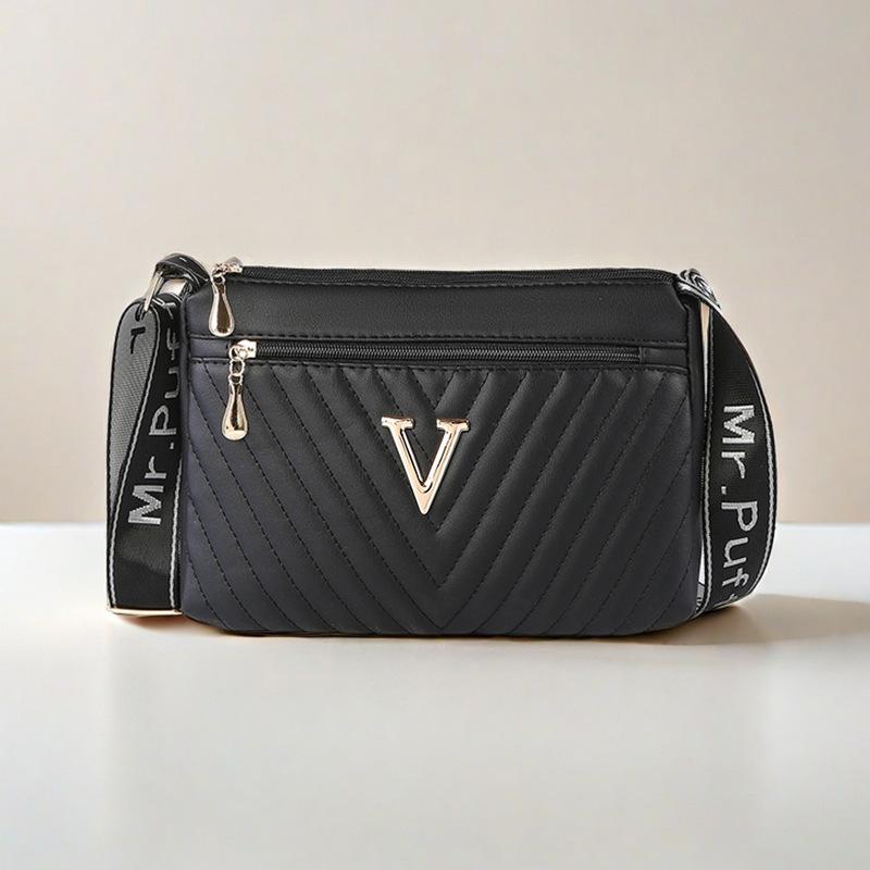Spring and Summer Fashion Trend Shoulder Bag for Women s Crossbody Mid Bag Change Mobile Phone Bag 27*8*18CM
Spring and Summer Fashion Trend Shoulder Bag for Women s Crossbody Mid Bag Change Mobile Phone Bag 27*8*18CM
