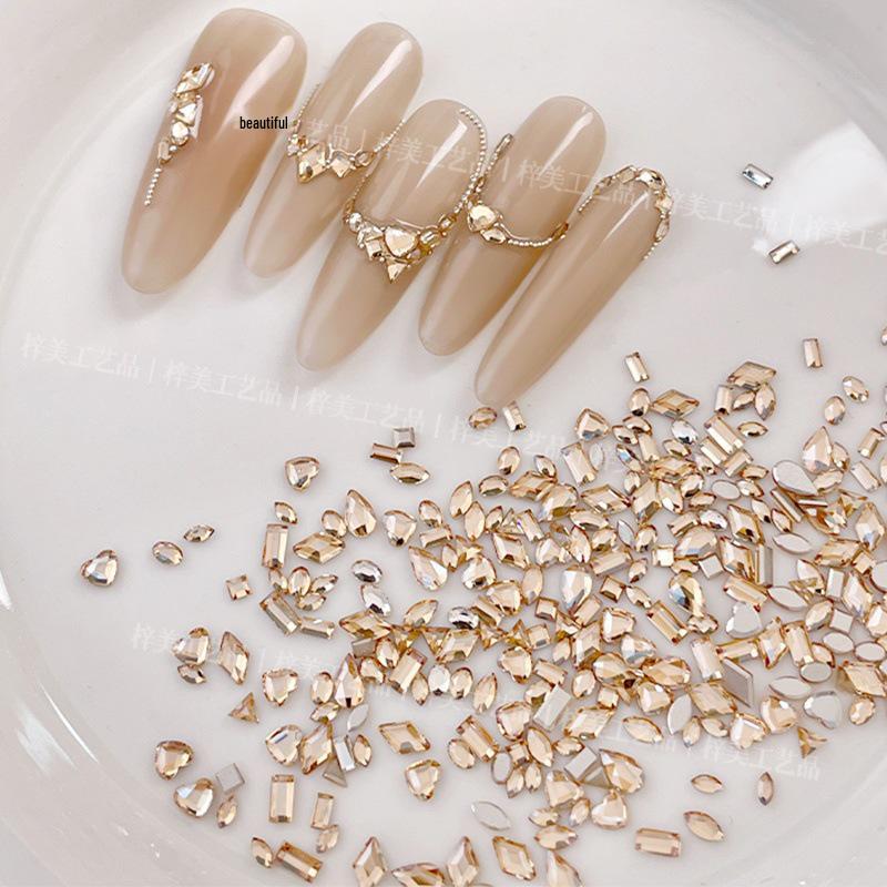 Champagne Mini Flat-Bottom Irregular Diamonds: High-Shine Nail Art Rhinestones for Dazzling Nail Decoration
Champagne Mini Flat-Bottom Irregular Diamonds: High-Shine Nail Art Rhinestones for Dazzling Nail Decoration