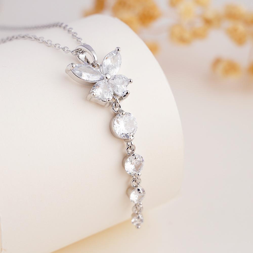 Necklace Female Zircon Fringed Butterfly Pendant Light Luxury High Temperament Delicate Neck Chain
Necklace Female Zircon Fringed Butterfly Pendant Light Luxury High Temperament Delicate Neck Chain