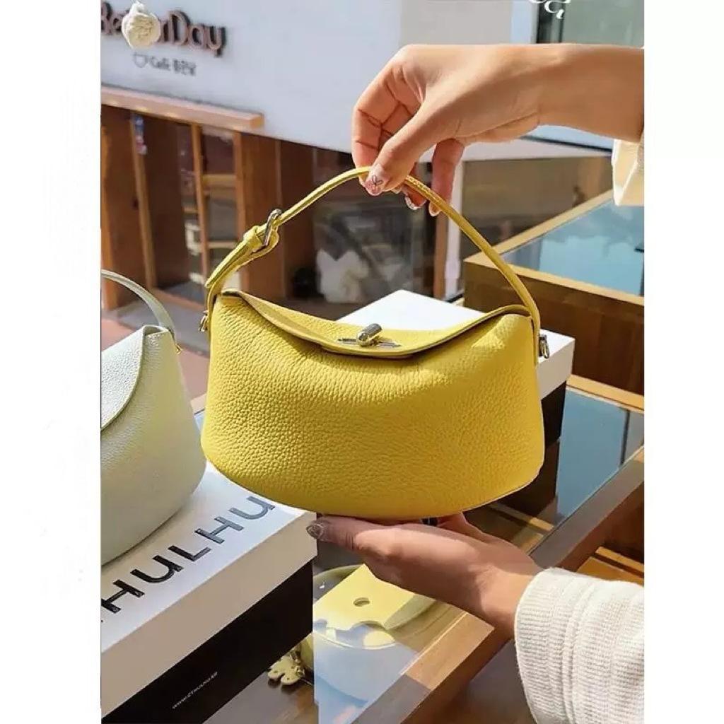 Кожаная универсальная женская сумка, новая весенне-летняя популярная модная простая на плечо, сумка-мессенджер
Кожаная универсальная женская сумка, новая весенне-летняя популярная модная простая на плечо, сумка-мессенджер