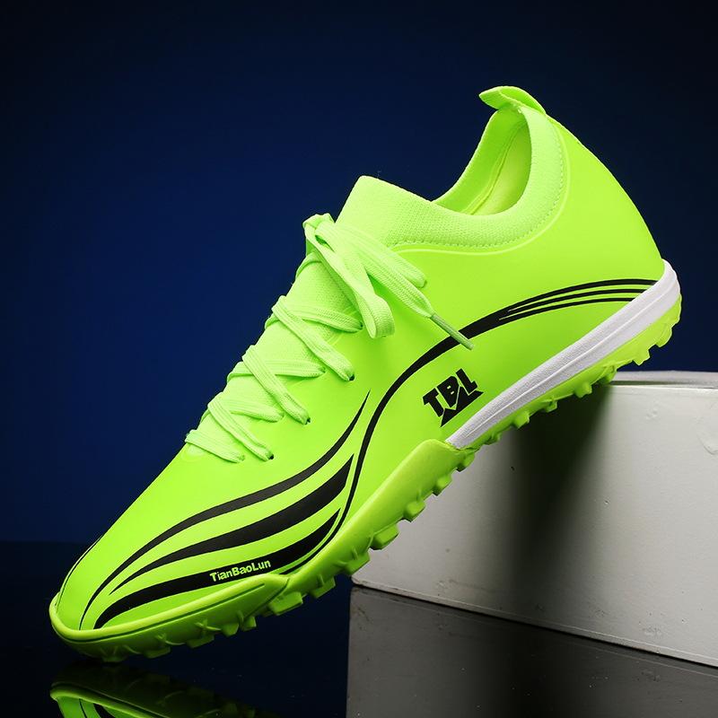 2024 new football shoes men s shoes low-top broken nails grass training special children adult student game shoes 39
2024 new football shoes men s shoes low-top broken nails grass training special children adult student game shoes 39