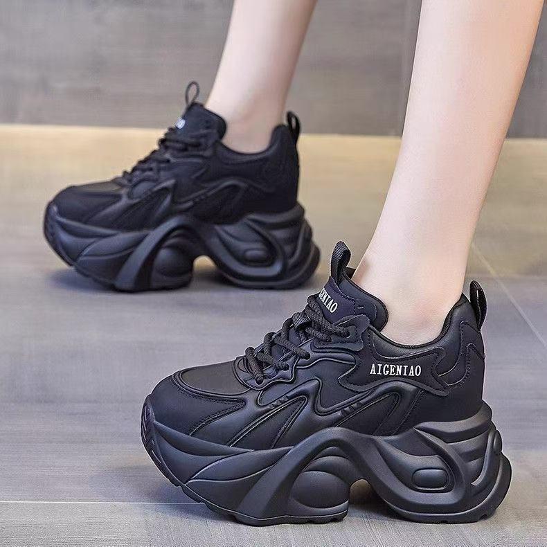 Жіночі весняні кросівки на платформі в стилі «тато» 2025: Товста підошва, Стрункий силует, Брудовідштовхувальний, Високий каблук для візуального подовження ніг 34
Жіночі весняні кросівки на платформі в стилі «тато» 2025: Товста підошва, Стрункий силует, Брудовідштовхувальний, Високий каблук для візуального подовження ніг 34