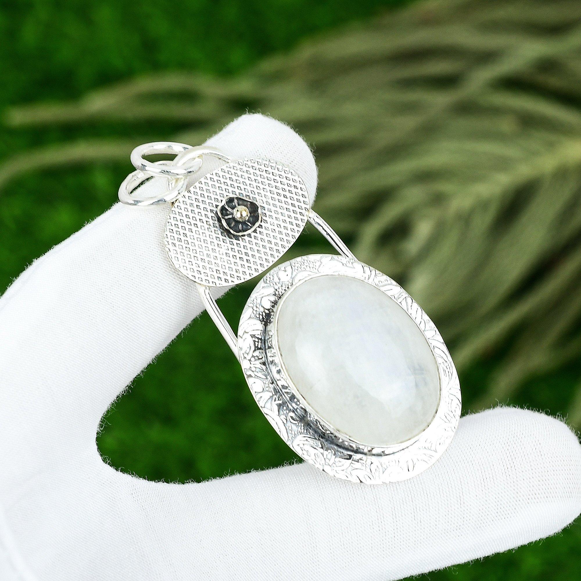 Mothers day Deal Sterling Silver Oval Rainbow Moonstone Stone Sister New Pendant
Mothers day Deal Sterling Silver Oval Rainbow Moonstone Stone Sister New Pendant