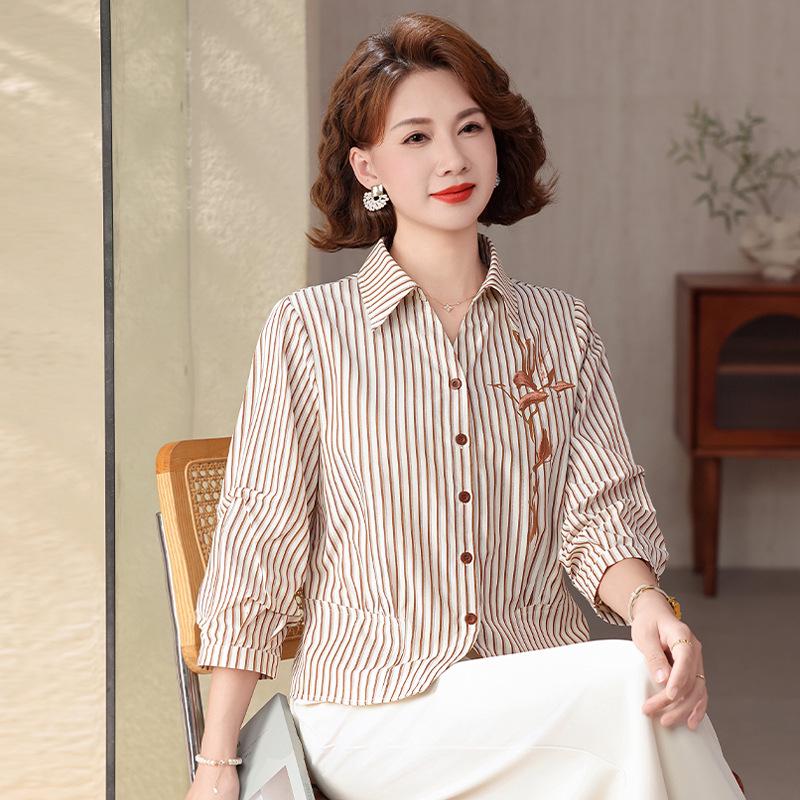Elegant Striped Seven-Sleeve Shirt for Middle-Aged and Elderly Women - Fashionable Slimming Top for Spring and Autumn. XL (90-105 jin)
Elegant Striped Seven-Sleeve Shirt for Middle-Aged and Elderly Women - Fashionable Slimming Top for Spring and Autumn. XL (90-105 jin)