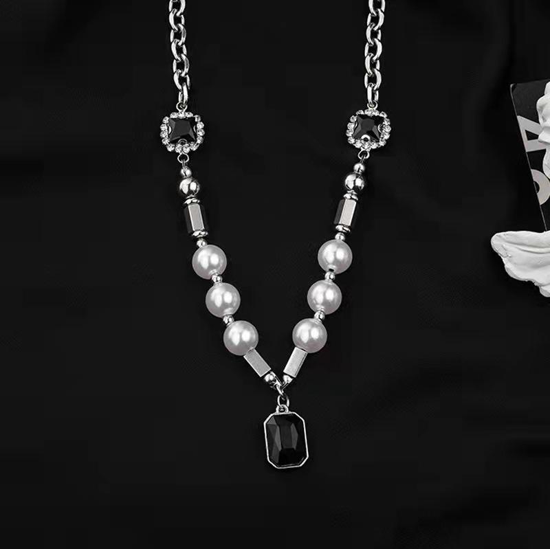 Hip-hop Personality Geometric Black Gemstone Pendant Pearl Stainless Steel Splicing Necklaces for Women Men Couple Jewelry Gifts
Hip-hop Personality Geometric Black Gemstone Pendant Pearl Stainless Steel Splicing Necklaces for Women Men Couple Jewelry Gifts