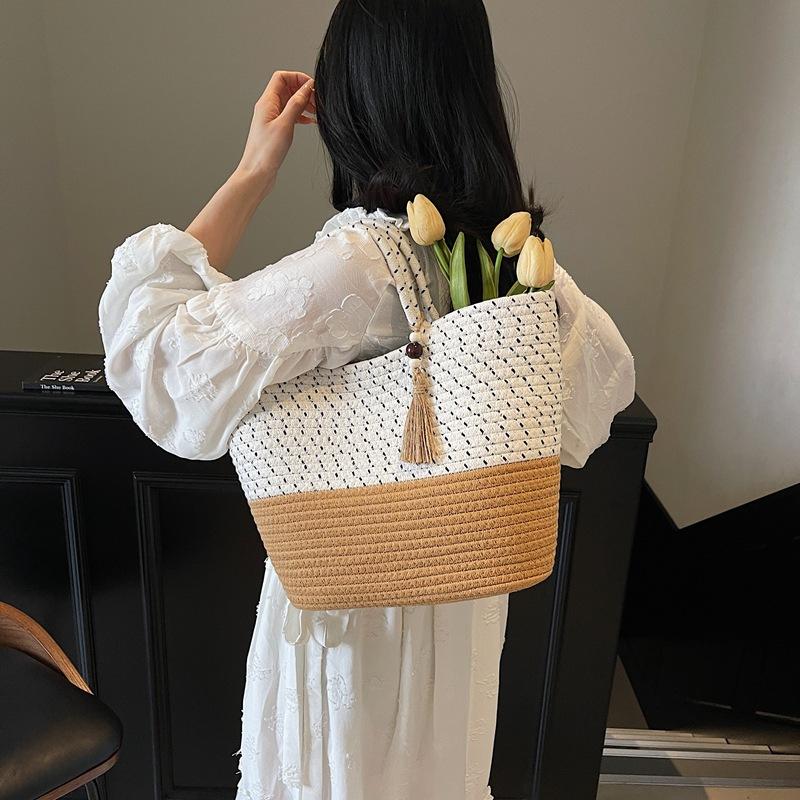 Large capacity bag women s 2025 new holiday woven vegetable basket hand bag large capacity tote bag
Large capacity bag women s 2025 new holiday woven vegetable basket hand bag large capacity tote bag
