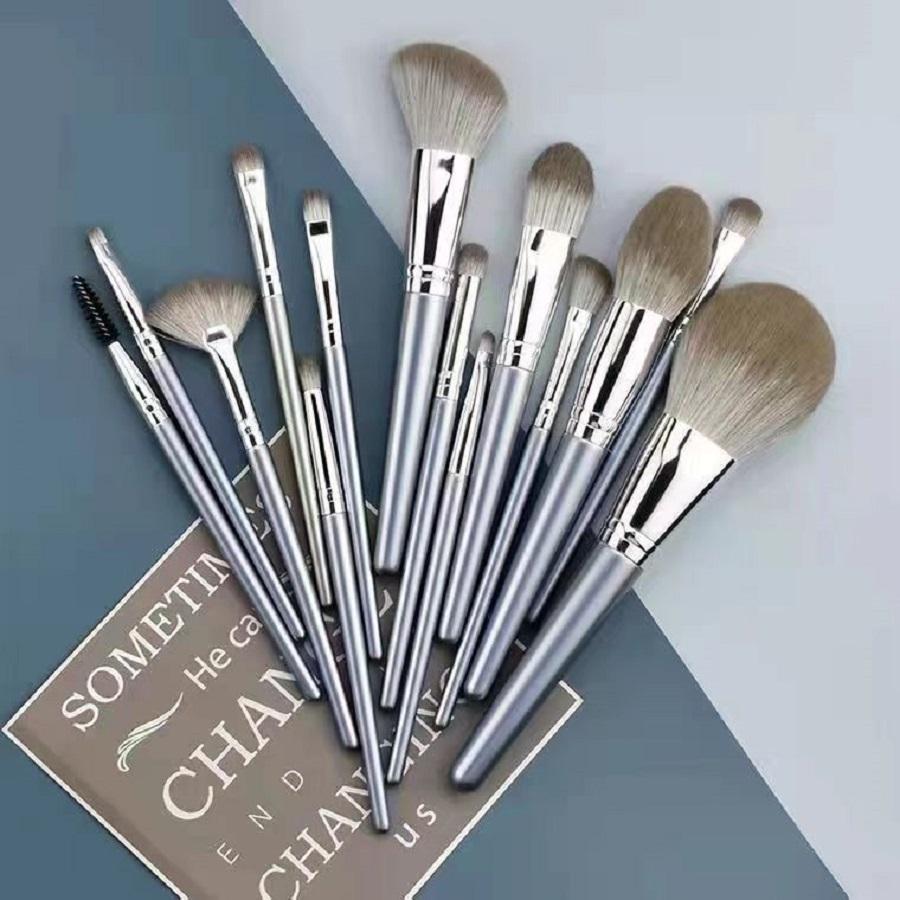 Super Soft Beginner s Makeup Brush Set for Powder & Eyeshadow
Super Soft Beginner s Makeup Brush Set for Powder & Eyeshadow