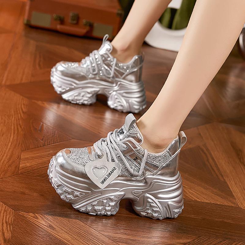 thick-soled dad shoes women s autumn new rhinestone versatile fried street sports and leisure shoes inner height-increasing women s shoes 34 срібний
thick-soled dad shoes women s autumn new rhinestone versatile fried street sports and leisure shoes inner height-increasing women s shoes 34 срібний