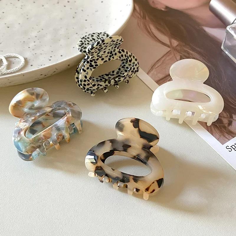 New Women Hair Claw Small 4.5cm Acetate Hair Clips Elegant Colorful Hollow Out Claw Clip Girls Hair Accessories Hairclip
New Women Hair Claw Small 4.5cm Acetate Hair Clips Elegant Colorful Hollow Out Claw Clip Girls Hair Accessories Hairclip