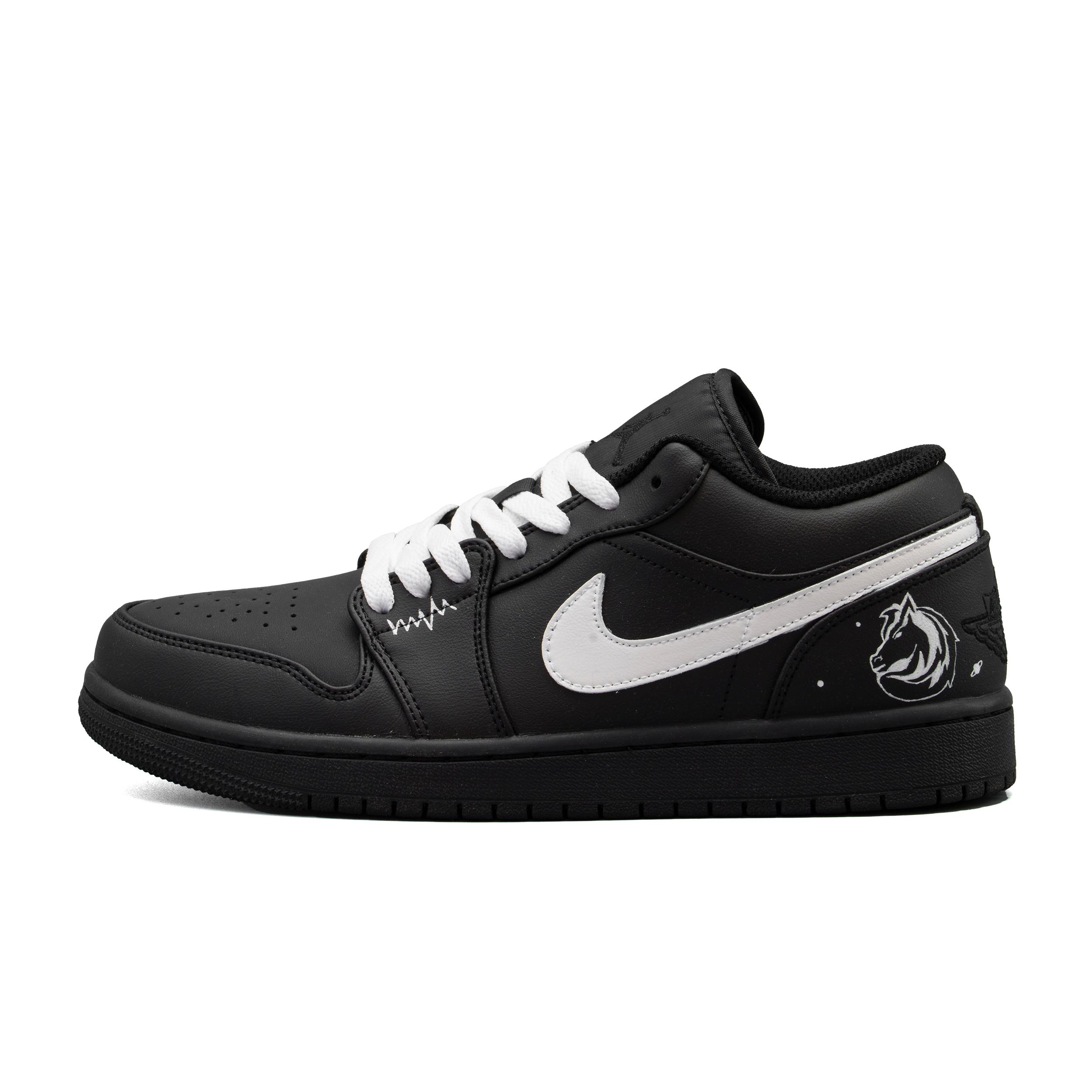 Jordan Air Jordan 1 Cushioning, Wear Resistant Low top Vintage Basketball Shoes Unisex Black White 553558-093(Team-1451) 44
Jordan Air Jordan 1 Cushioning, Wear Resistant Low top Vintage Basketball Shoes Unisex Black White 553558-093(Team-1451) 44