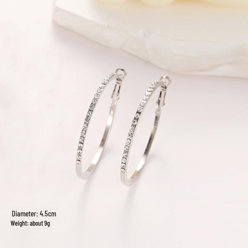 Exquisite Rhinestone Hoop Earrings for Women - Fashionable & Elegant Design
Exquisite Rhinestone Hoop Earrings for Women - Fashionable & Elegant Design
