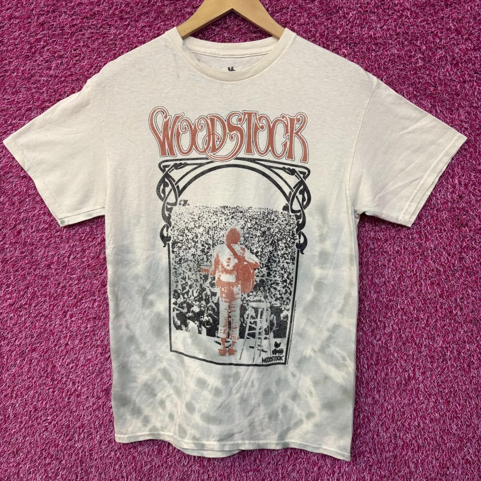 Woodstock Crowd Pleasing Playing Split dye Tee size small XL
Woodstock Crowd Pleasing Playing Split dye Tee size small XL