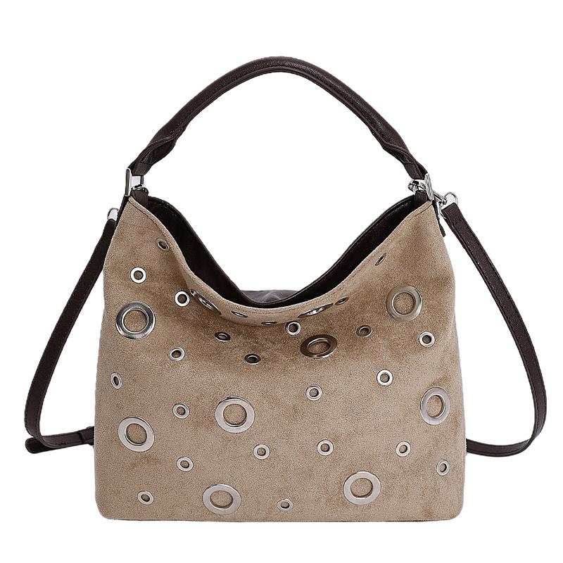 Trendy Vintage Punk Simple Crossbody Bag with Metal Studs New Modern Stylish Handle Bag for Women Versatile Texture Bucket Bag
Trendy Vintage Punk Simple Crossbody Bag with Metal Studs New Modern Stylish Handle Bag for Women Versatile Texture Bucket Bag