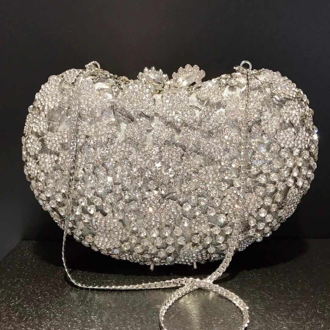 WHTUOHENG Heart Silver Crystal Evening Purses Women s Handmade Diamond Wedding Bridal Clutches Rhinestone Party Formal Bags 18cmX12cmX6cm
WHTUOHENG Heart Silver Crystal Evening Purses Women s Handmade Diamond Wedding Bridal Clutches Rhinestone Party Formal Bags 18cmX12cmX6cm