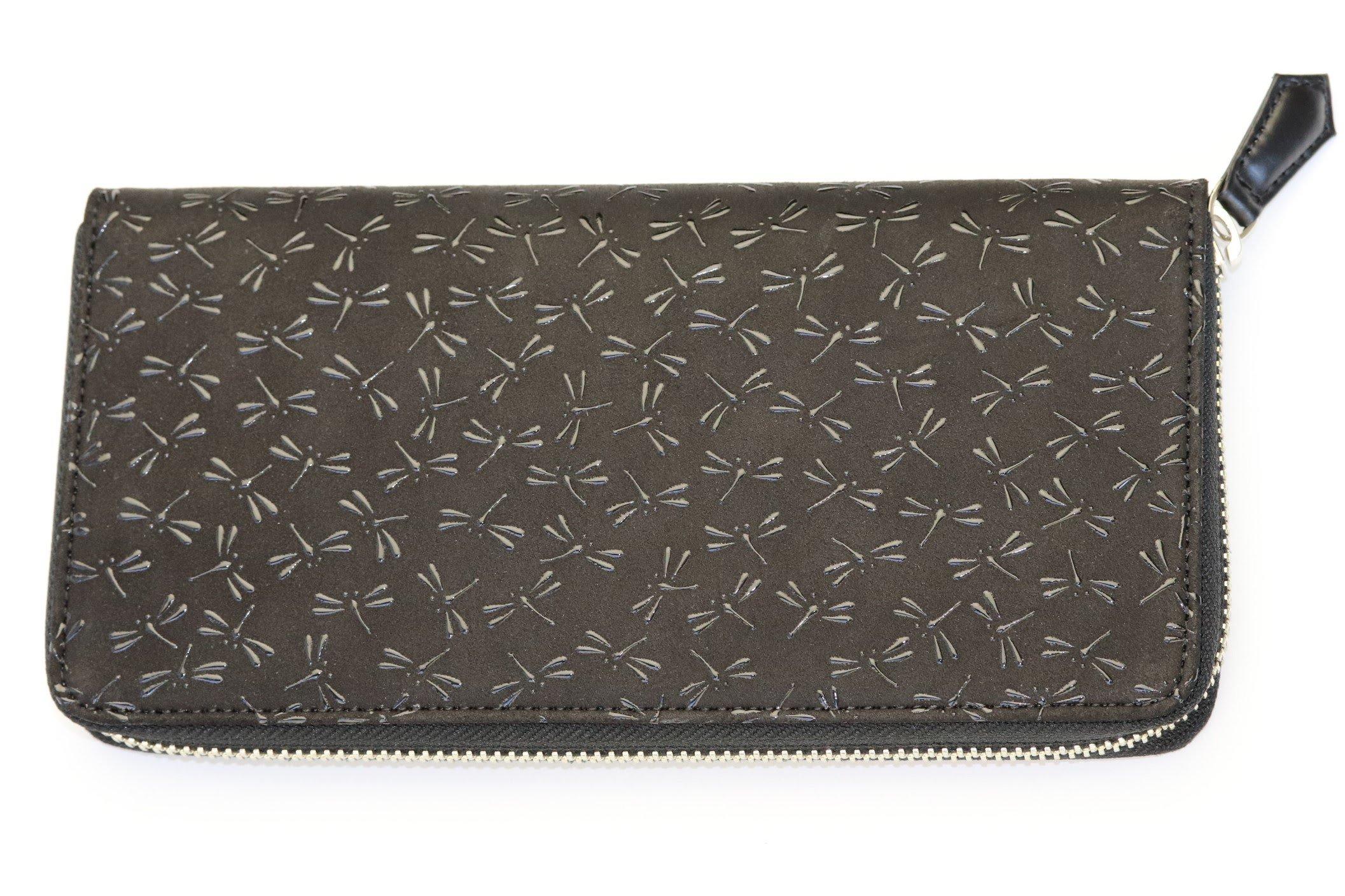 Inden Yushichi Uehara Genuine Leather Long Wallet Round Zipper Model Number 2111 Black x Black Lacquer Dragonfly Pattern Genuine Wallet Made in Japan
Inden Yushichi Uehara Genuine Leather Long Wallet Round Zipper Model Number 2111 Black x Black Lacquer Dragonfly Pattern Genuine Wallet Made in Japan