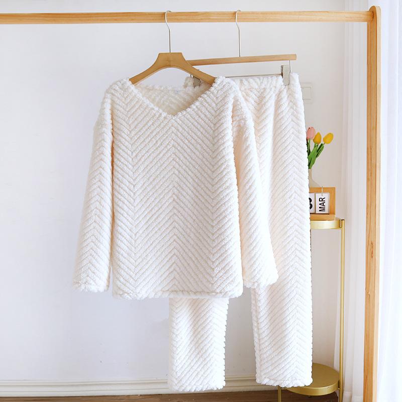 Новый осенне-зимний женский пижамный комплект, фланель утолщенная и теплая, коралловый плюшевый милый домашний меховой комплект из двух предметов, одежда для сна XL
Новый осенне-зимний женский пижамный комплект, фланель утолщенная и теплая, коралловый плюшевый милый домашний меховой комплект из двух предметов, одежда для сна XL