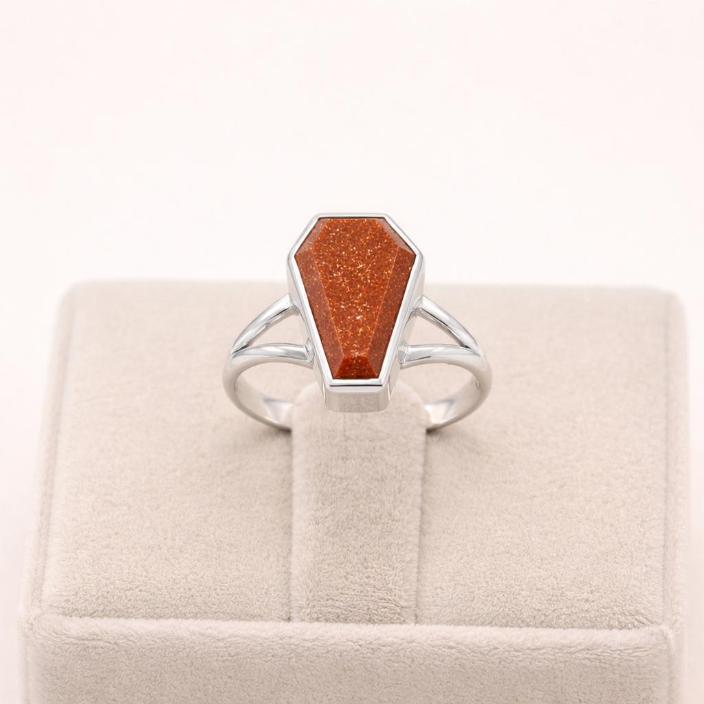 Handmade Sterling Silver Brown Goldstone Coffin Ring, Gothic Gemstone Ring, Prong Set Statement Jewelry, Gift for Her 12 срібний
Handmade Sterling Silver Brown Goldstone Coffin Ring, Gothic Gemstone Ring, Prong Set Statement Jewelry, Gift for Her 12 срібний