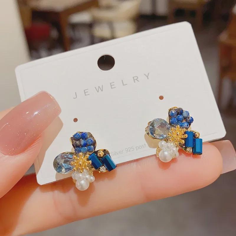 Niche Handmade Crystal Petal Silver Needle Earrings - Luxurious & Trendy 2024 Design
Niche Handmade Crystal Petal Silver Needle Earrings - Luxurious & Trendy 2024 Design