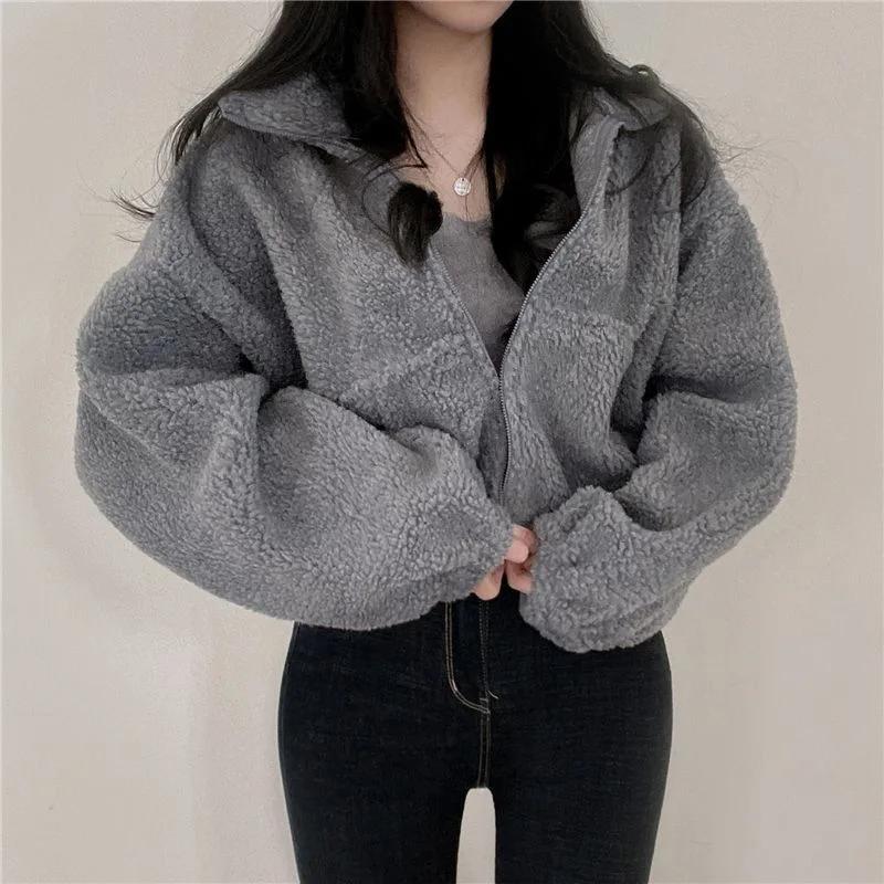 Cropped Stand Collar Warm Faux Sheep Velvet Jacket For Women Arrival Loose Fit Cardigan Top For Autumn/Winter XXL сірий
Cropped Stand Collar Warm Faux Sheep Velvet Jacket For Women Arrival Loose Fit Cardigan Top For Autumn/Winter XXL сірий