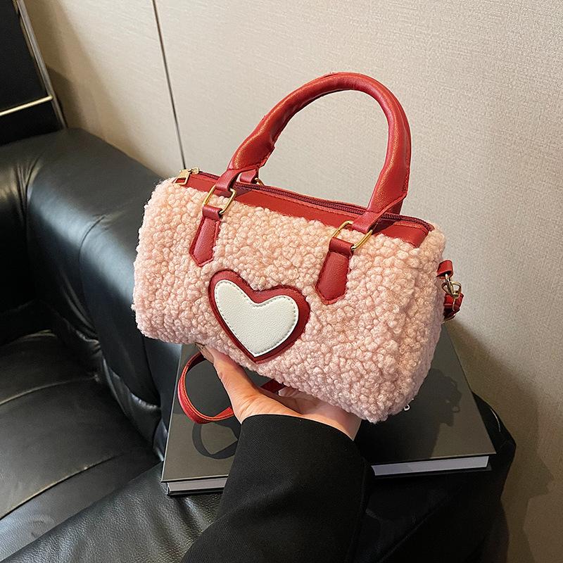 Autumn and winter super fire niche lamb furry bag women s 2025 new versatile messenger bag portable Boston bag
Autumn and winter super fire niche lamb furry bag women s 2025 new versatile messenger bag portable Boston bag