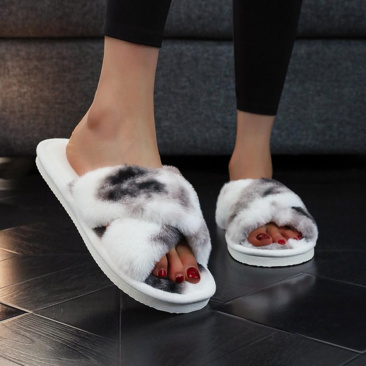 Плюшевые тапочки на плоской подошве, домашние тапочки, тапочки-радуга 42-43 серый
Плюшевые тапочки на плоской подошве, домашние тапочки, тапочки-радуга 42-43 серый