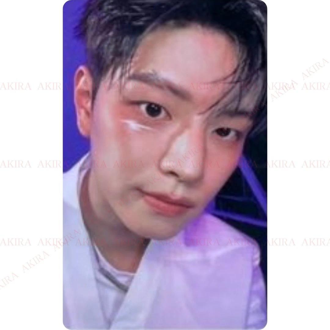 Stray Kids СЬОНМІН АЛЬБОМ KARMA ОФІЦІЙНА ФОТОКАРТКА CEREMONY ver.
Stray Kids СЬОНМІН АЛЬБОМ KARMA ОФІЦІЙНА ФОТОКАРТКА CEREMONY ver.