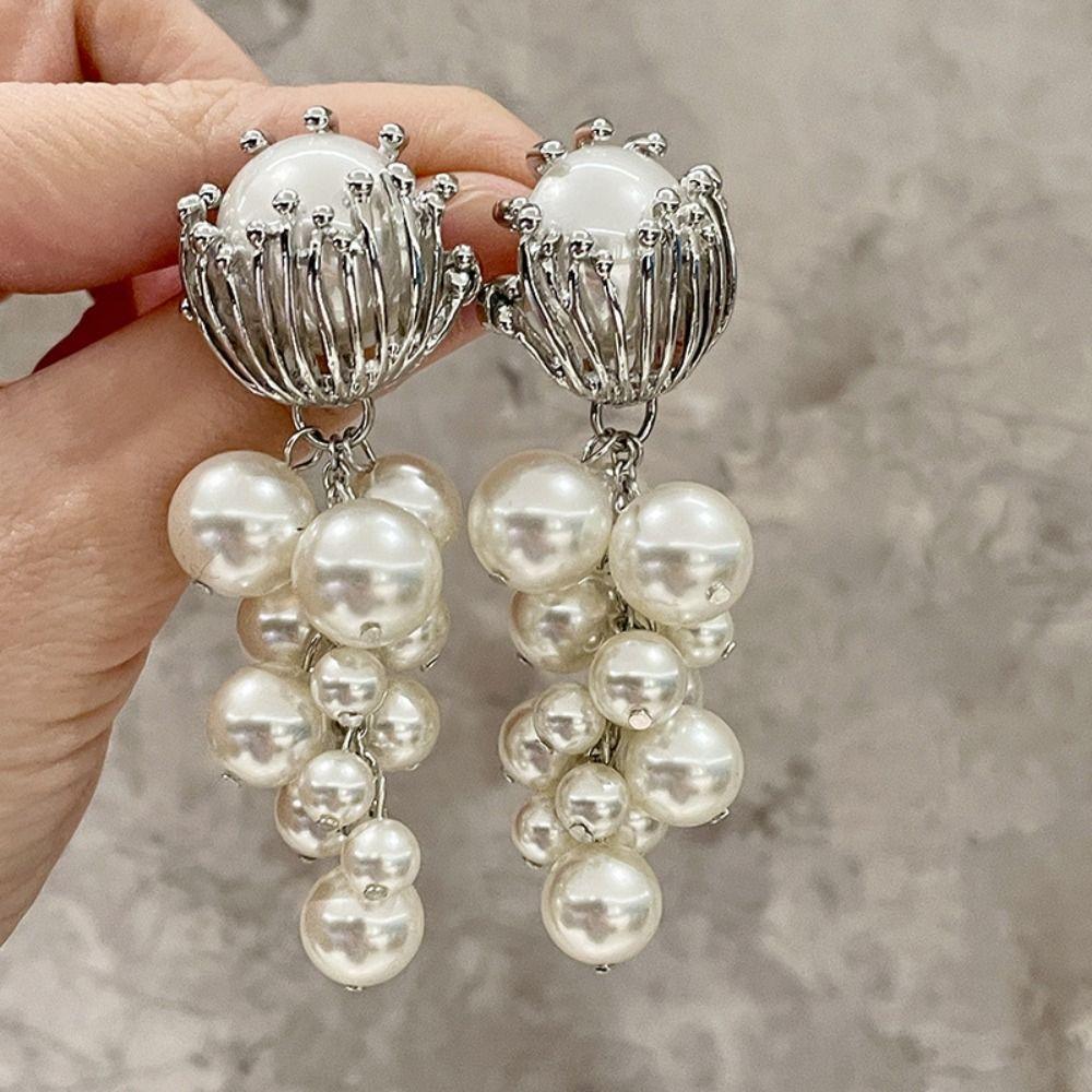 Elegant Pear Drop Earrings French Style Pearl Beaded Earrings Luxury Grape Shape Earrings Gift білий/срібний
Elegant Pear Drop Earrings French Style Pearl Beaded Earrings Luxury Grape Shape Earrings Gift білий/срібний