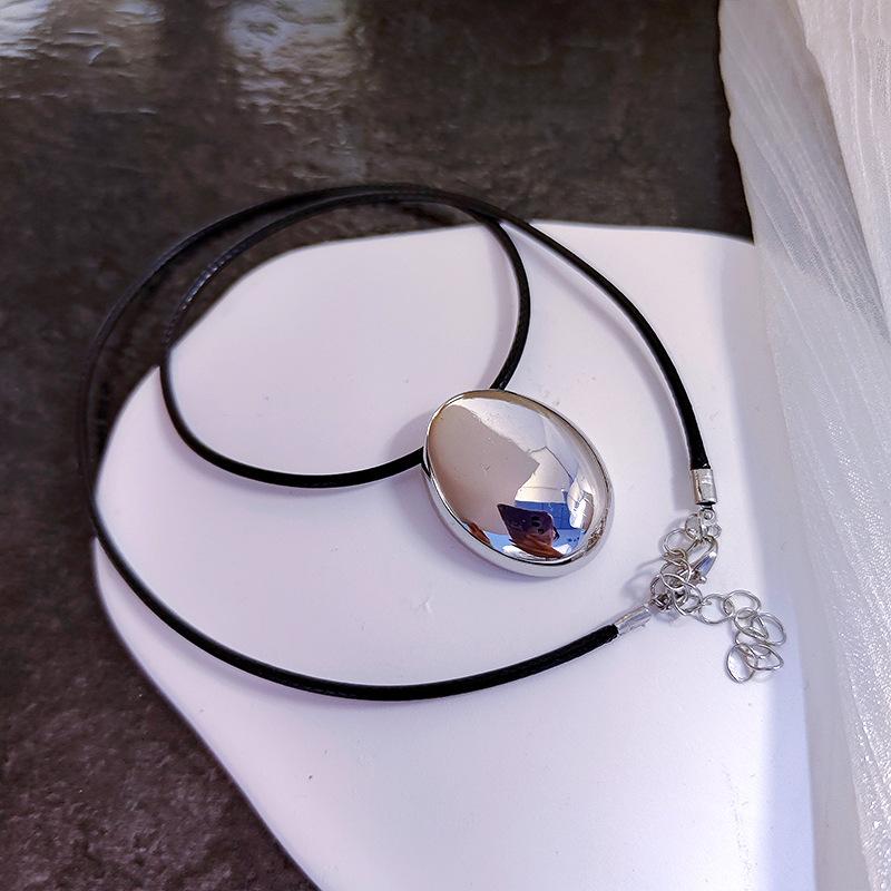 Personality Trend Metal Love Heart Pendant Couple Necklace for Women Men Luxury Stainless Steel Collarbone Leather Chain Zircon
Personality Trend Metal Love Heart Pendant Couple Necklace for Women Men Luxury Stainless Steel Collarbone Leather Chain Zircon