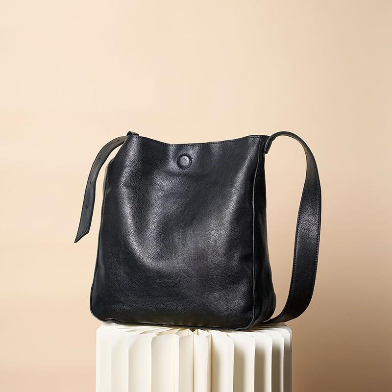 Vintage Top Layer Tree Cream Vegetable Tanned Cowhide Large Capacity Tote Bag Women Commuting Single Shoulder Crossbody Bucket 27X10X30CM чёрный
Vintage Top Layer Tree Cream Vegetable Tanned Cowhide Large Capacity Tote Bag Women Commuting Single Shoulder Crossbody Bucket 27X10X30CM чёрный