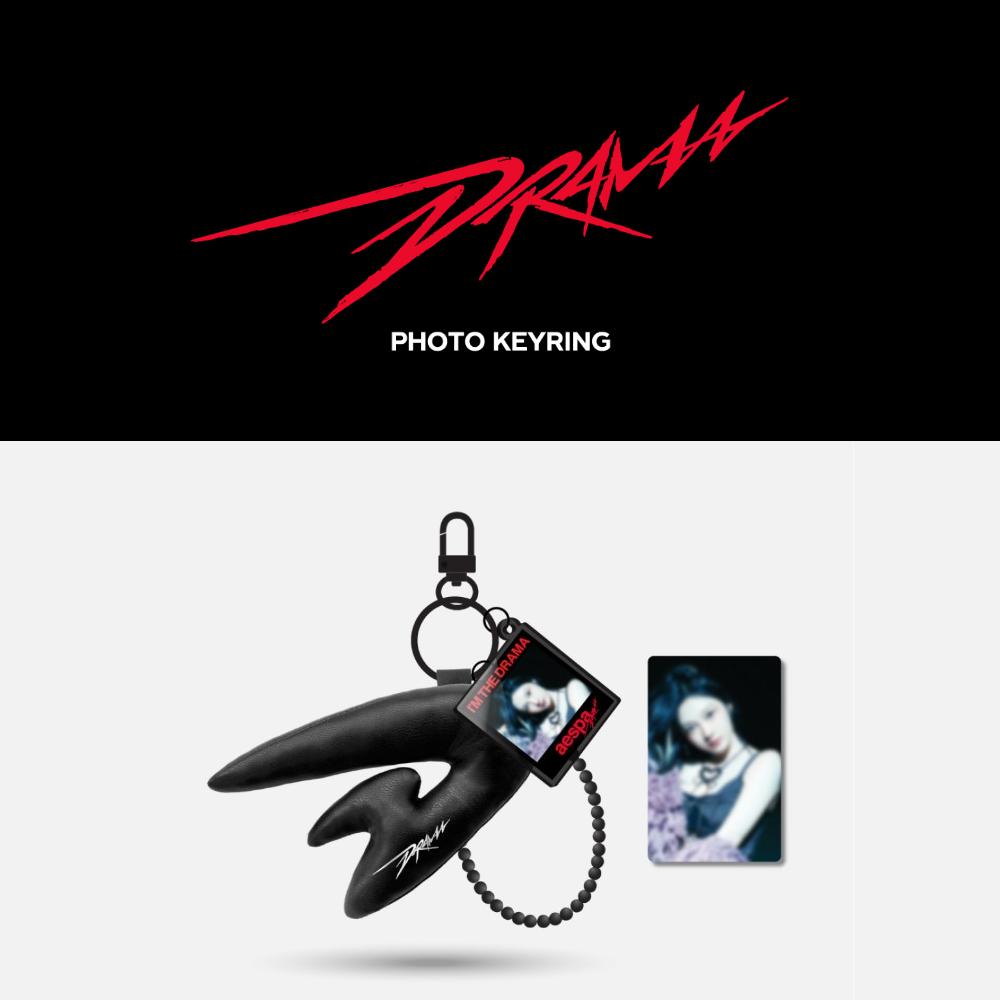 Предзаказ Брелок для ключей с фотографией aespa BLACK DRAMA
Предзаказ Брелок для ключей с фотографией aespa BLACK DRAMA