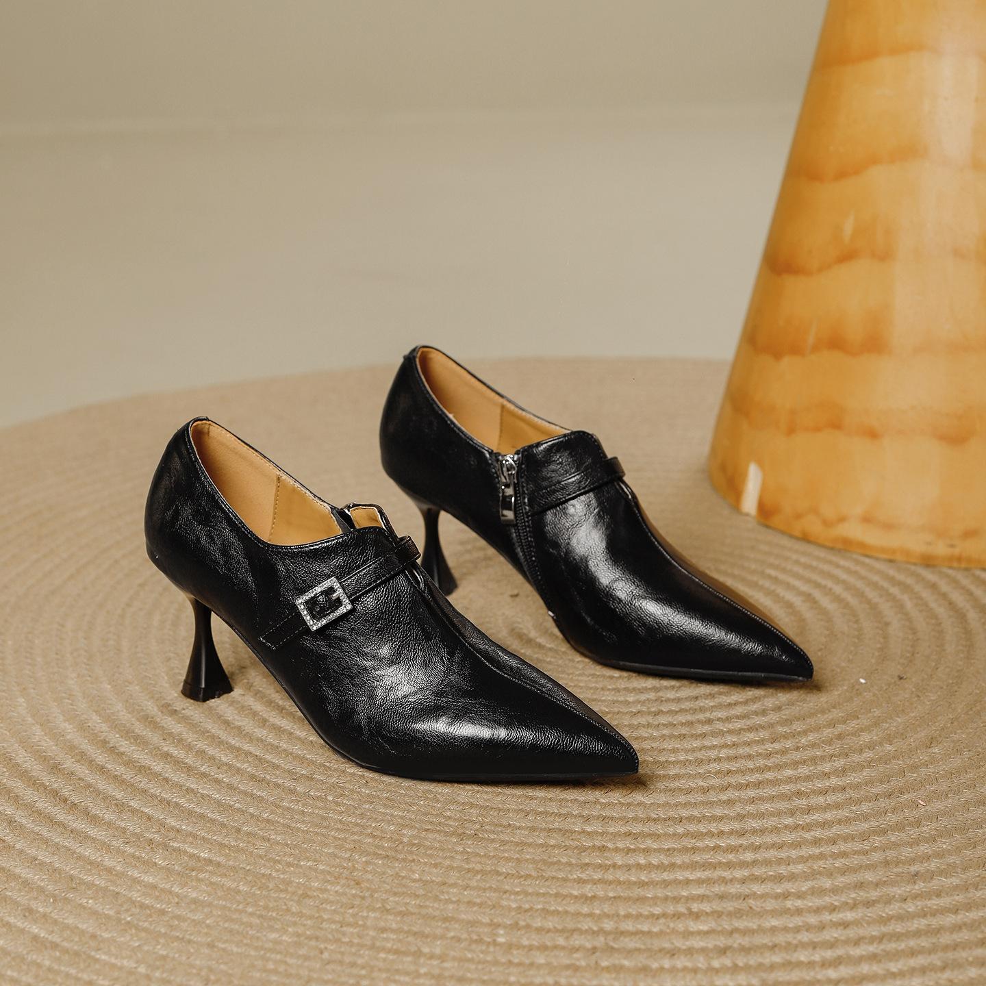 French deep mouth single shoes women s 2025 autumn and winter new fine heel soft leather with skirt temperament versatile fashion high heels 40 чорний
French deep mouth single shoes women s 2025 autumn and winter new fine heel soft leather with skirt temperament versatile fashion high heels 40 чорний