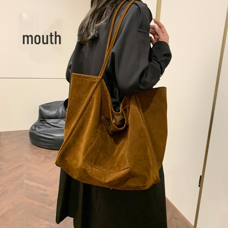 Women s Large Capacity Casual Tote - Retro Shoulder Bag for Autumn/Winter 2024 коричневий
Women s Large Capacity Casual Tote - Retro Shoulder Bag for Autumn/Winter 2024 коричневий