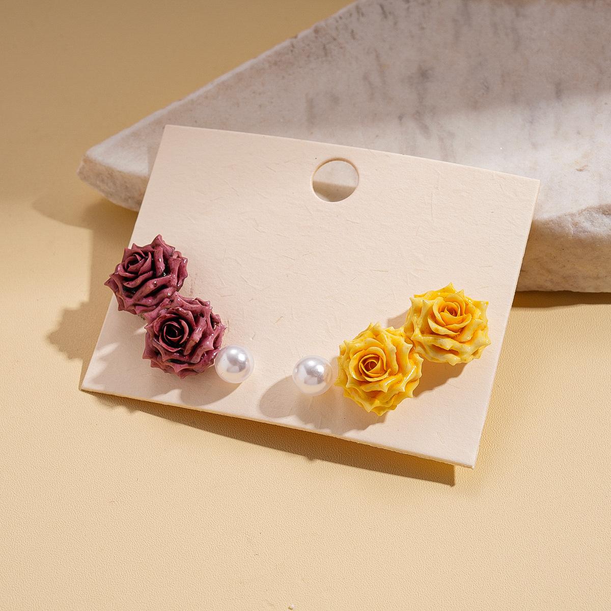 Six-piece Resin Imitation Pearl Flower Silver Needle Earrings Holiday Versatile Earrings
Six-piece Resin Imitation Pearl Flower Silver Needle Earrings Holiday Versatile Earrings
