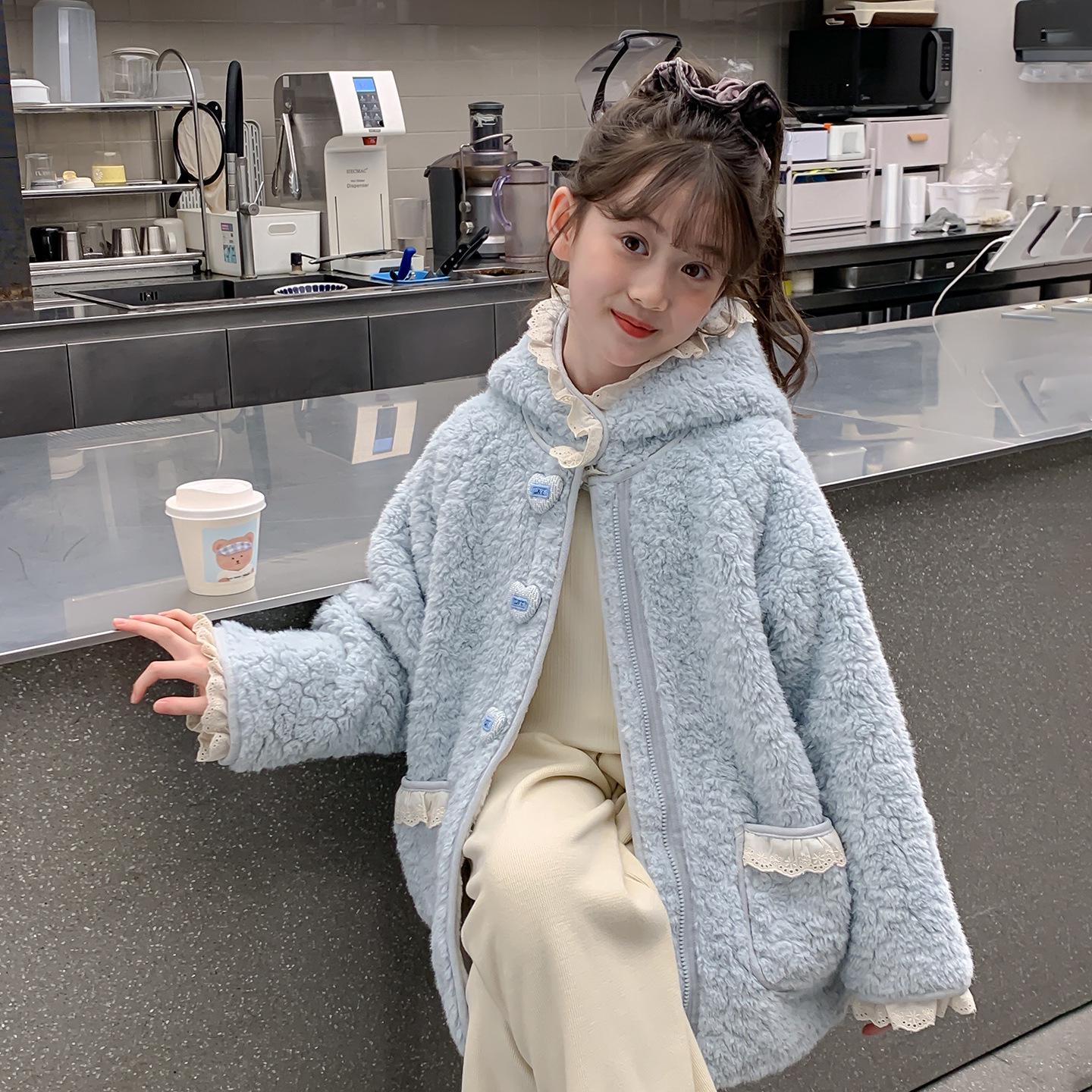 Пальто из овечьей шерсти с флисовой подкладкой для девочек - Коллекция Осень/Зима 2025: Плотный, уютный свитер 150 cm
Пальто из овечьей шерсти с флисовой подкладкой для девочек - Коллекция Осень/Зима 2025: Плотный, уютный свитер 150 cm