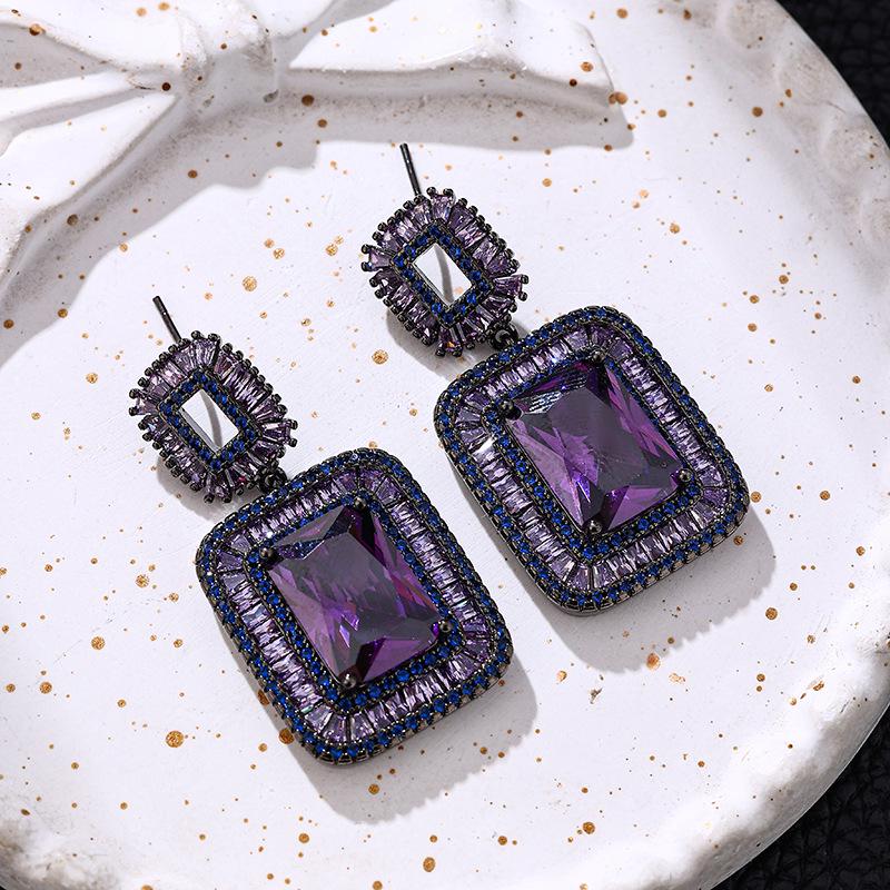 European and American Bold Super Flash Zircon Geometric Square Earrings for Evening Dress фиолетовый
European and American Bold Super Flash Zircon Geometric Square Earrings for Evening Dress фиолетовый