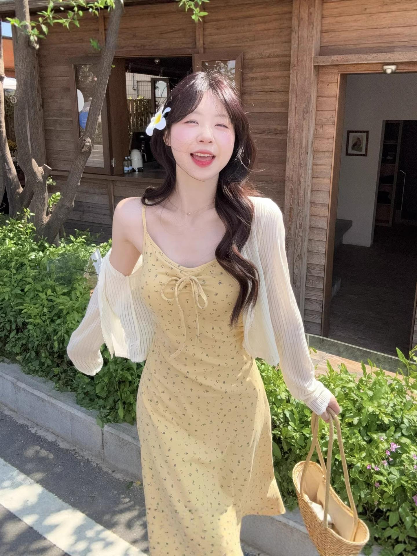 Plus Size 2026 Spring Summer Women s Two-Piece Set: Camisole with Cardigan Long Dress for Seaside Vacation XXL
Plus Size 2026 Spring Summer Women s Two-Piece Set: Camisole with Cardigan Long Dress for Seaside Vacation XXL