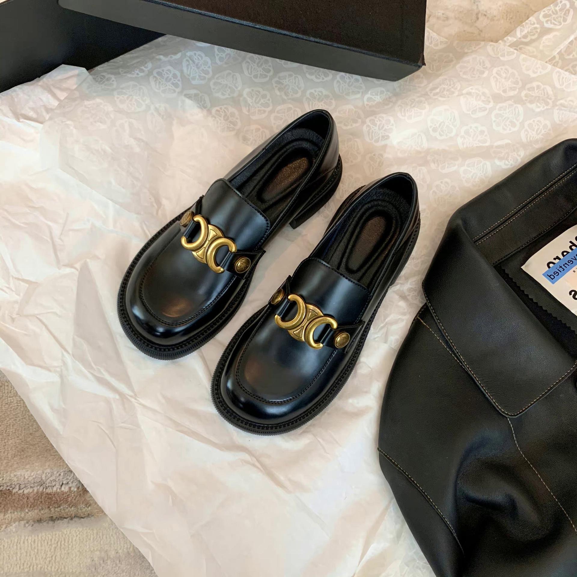 Sheepskin~ Small gold buckle leather platform small leather shoes women s one-pedal lazy loafers British with skirt jk single shoes 40
Sheepskin~ Small gold buckle leather platform small leather shoes women s one-pedal lazy loafers British with skirt jk single shoes 40