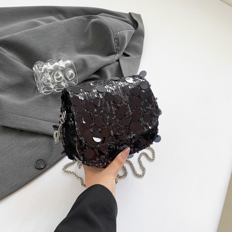 2024 летняя новая модная сумка-мессенджер в стиле ретро, простая маленькая квадратная сумка через плечо, в этом году популярная сумка нишевого дизайна чёрный
2024 летняя новая модная сумка-мессенджер в стиле ретро, простая маленькая квадратная сумка через плечо, в этом году популярная сумка нишевого дизайна чёрный