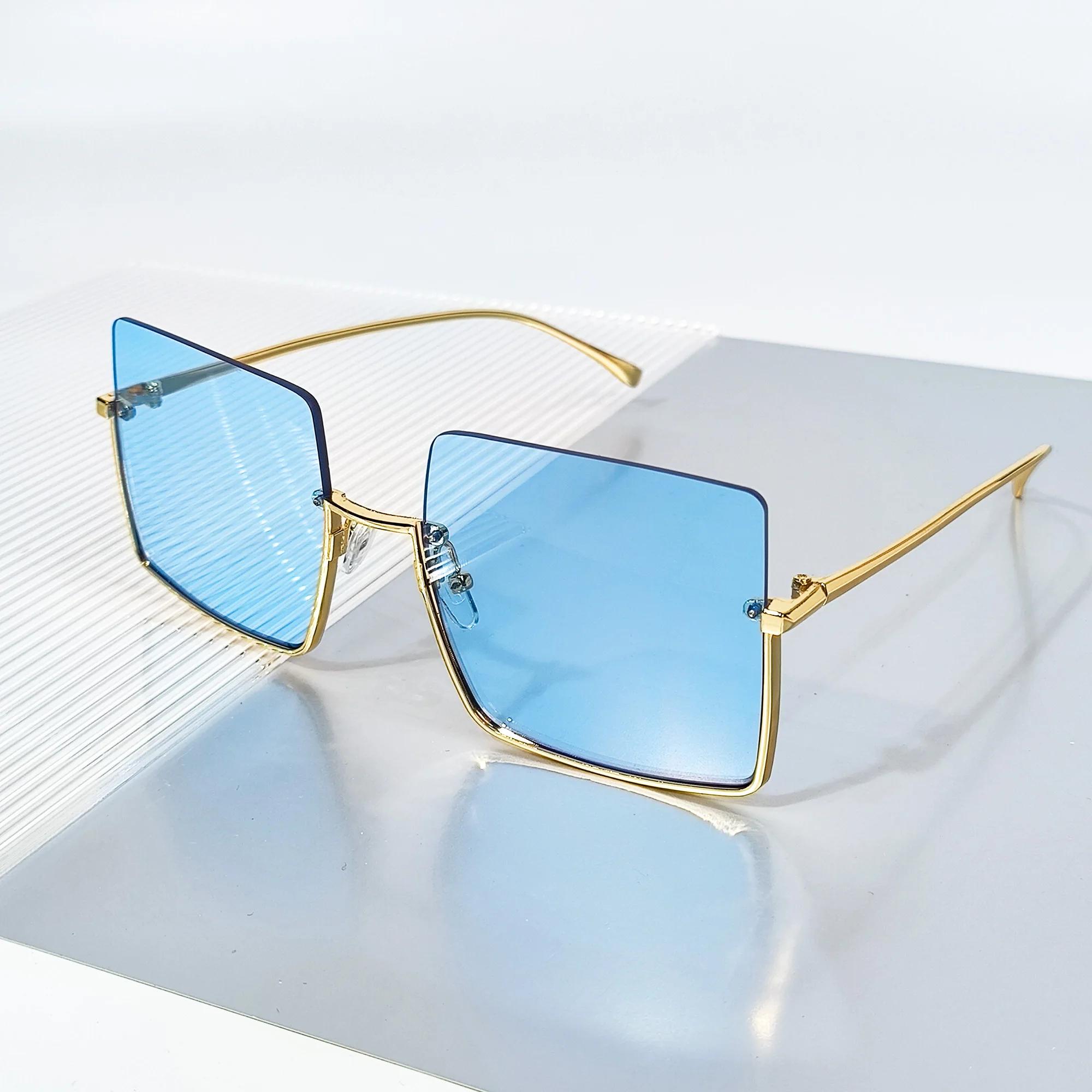 Classic Half-Frame Fashion Sunglasses For Men & Women - Vintage Style Slimming Effect For Driving & AdventuresFor Women Men
Classic Half-Frame Fashion Sunglasses For Men & Women - Vintage Style Slimming Effect For Driving & AdventuresFor Women Men