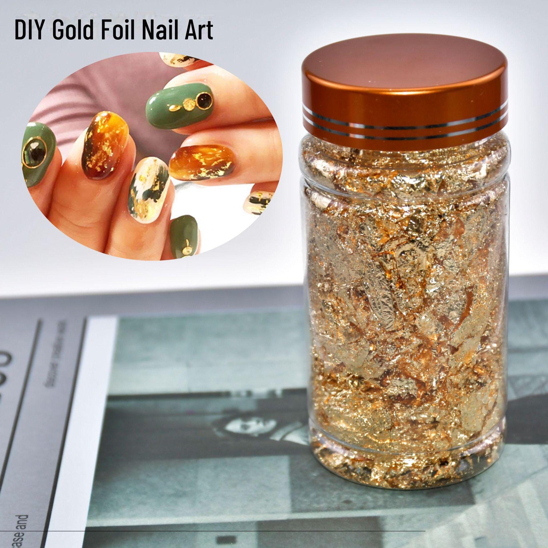 Фрагменты золотой, серебряной, медной и алюминиевой фольги для нейл-арта и украшения.
Фрагменты золотой, серебряной, медной и алюминиевой фольги для нейл-арта и украшения.