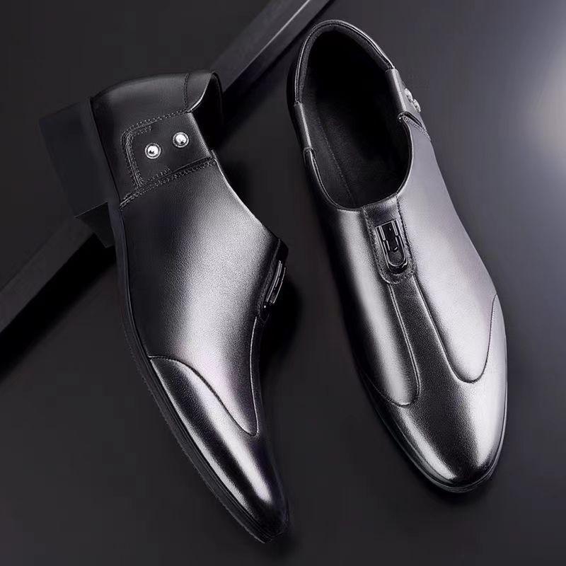 Spring and autumn new men s leather shoes British business foot tip Korean version trend Internet celebrity dress casual shoes men s shoes 38
Spring and autumn new men s leather shoes British business foot tip Korean version trend Internet celebrity dress casual shoes men s shoes 38